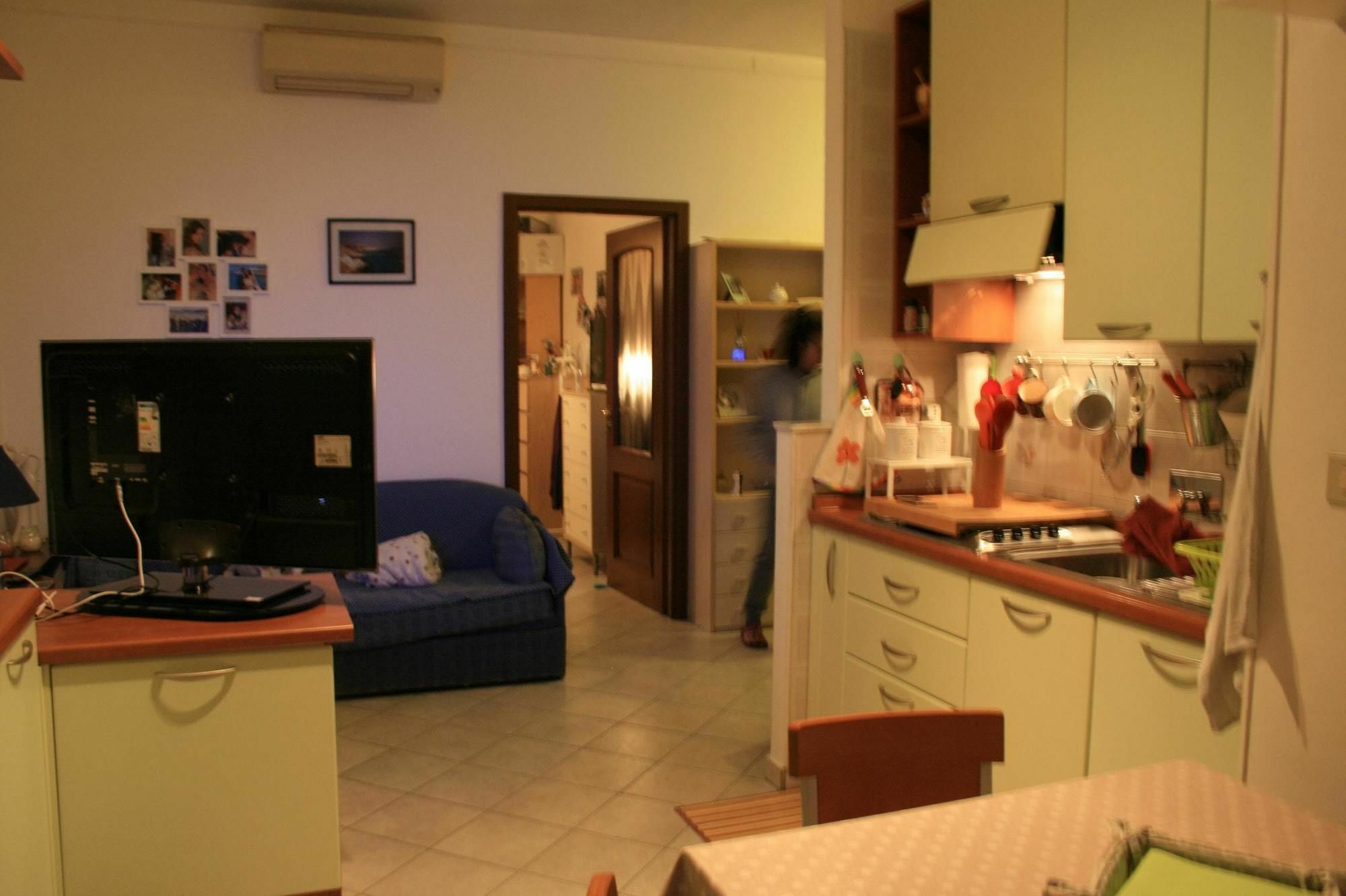 With One Bedroom In Torino, With Wonderful View, Furnis Apartment Turin