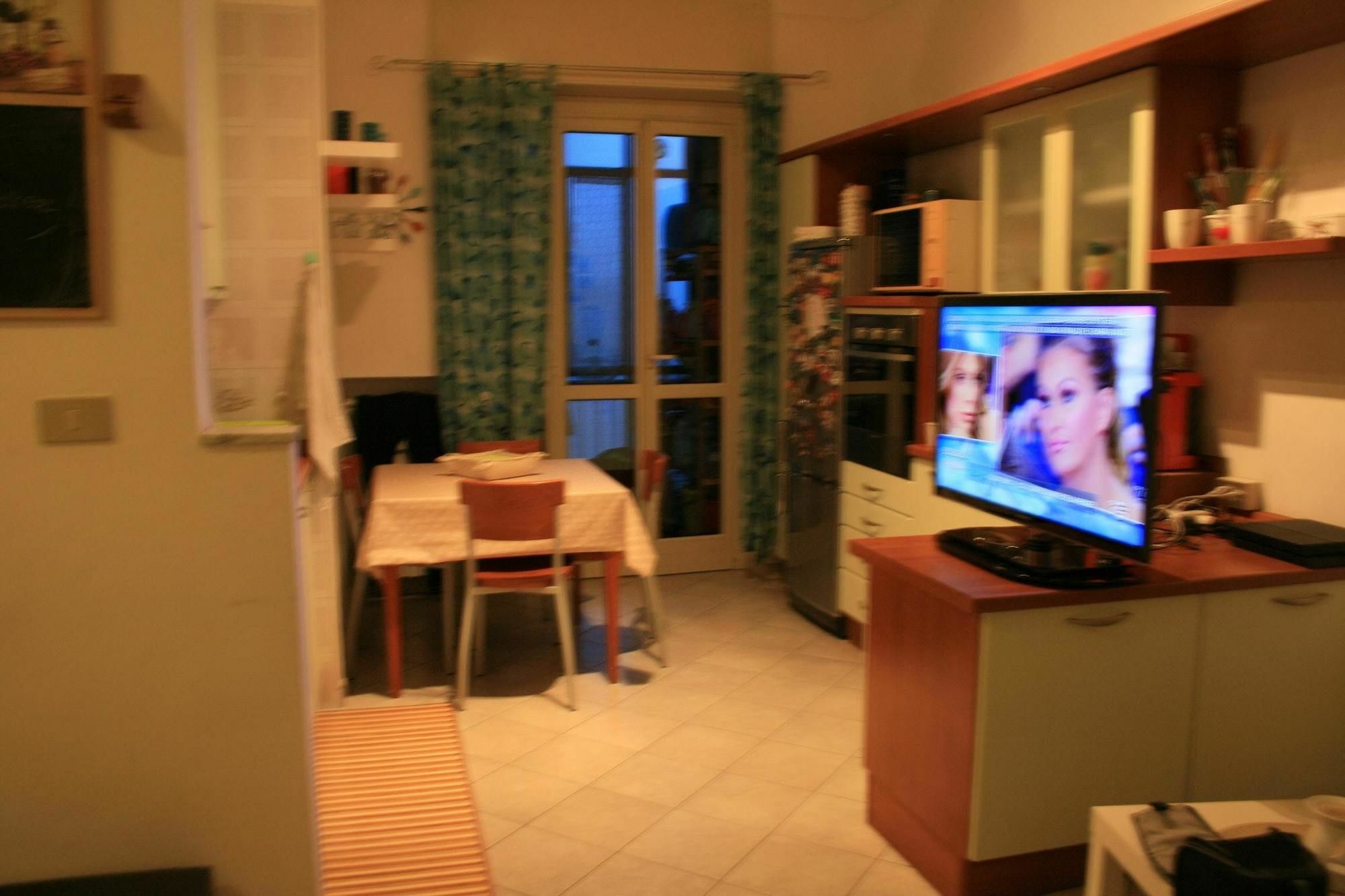 With One Bedroom In Torino, With Wonderful View, Furnis Apartment Turin